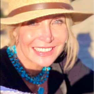 Meet your Posher, Debra